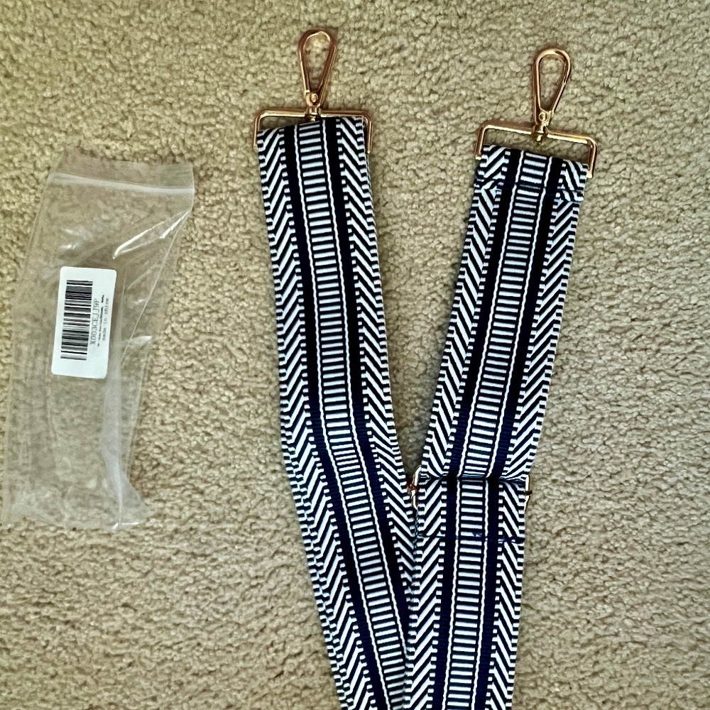 NWT Navy and White woven bag purse strap with gold accents extendable 28" to 52"